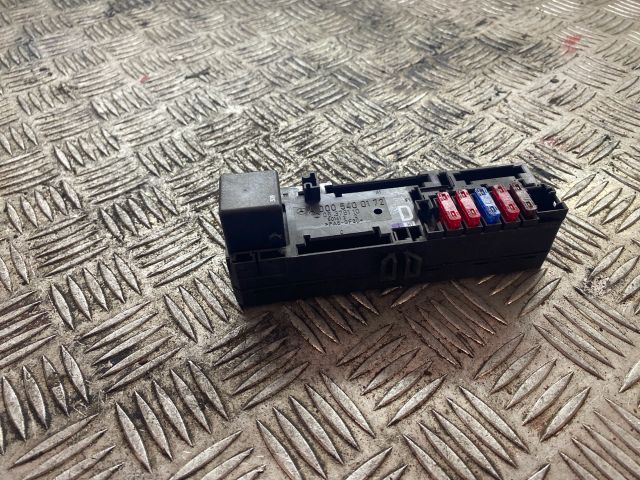 bontott MERCEDES-BENZ E-CLASS Biztosítéktábla Doboz