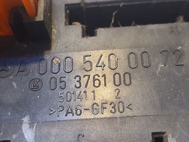 bontott MERCEDES-BENZ E-CLASS Biztosítéktábla Doboz