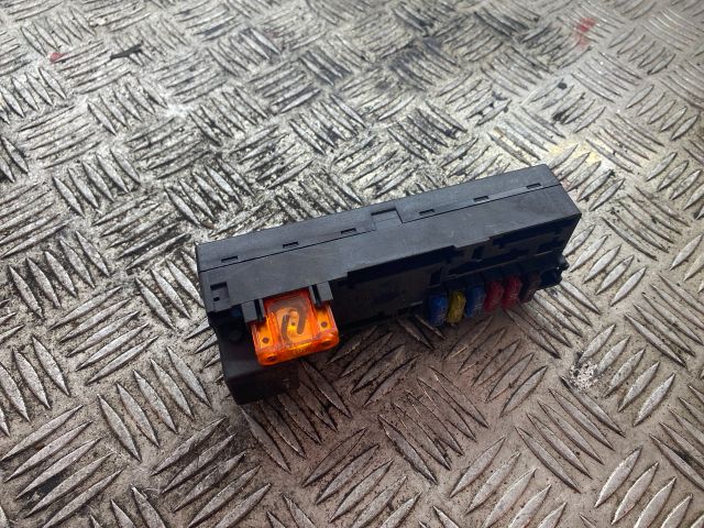 bontott MERCEDES-BENZ E-CLASS Biztosítéktábla Doboz