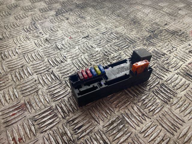 bontott MERCEDES-BENZ E-CLASS Biztosítéktábla Doboz