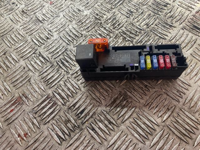 bontott MERCEDES-BENZ E-CLASS Biztosítéktábla Doboz