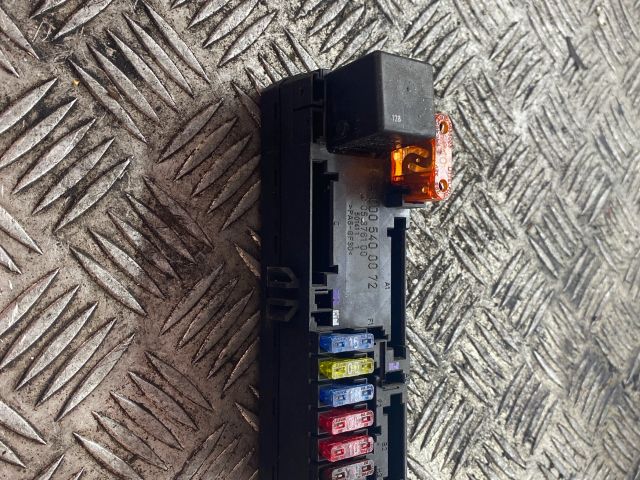 bontott MERCEDES-BENZ E-CLASS Biztosítéktábla Doboz