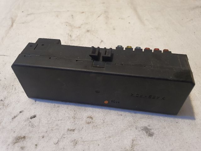 bontott MERCEDES-BENZ E-CLASS Biztosítéktábla Doboz