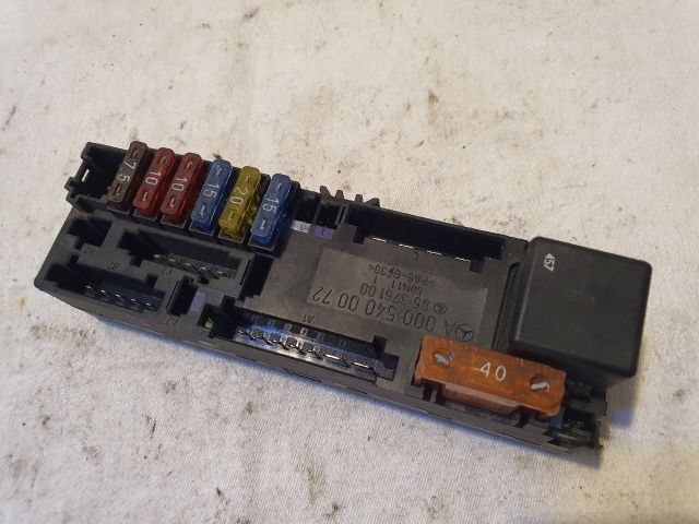 bontott MERCEDES-BENZ E-CLASS Biztosítéktábla Doboz