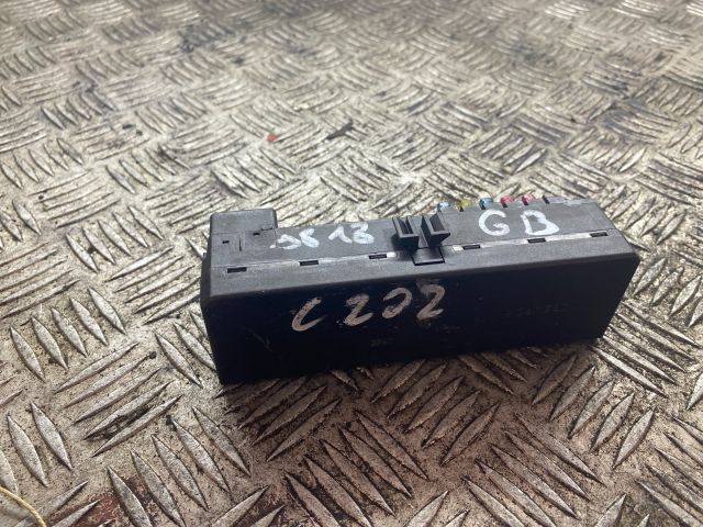 bontott MERCEDES-BENZ E-CLASS Biztosítéktábla Doboz