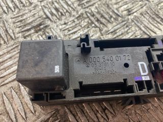 bontott MERCEDES-BENZ E-CLASS Biztosítéktábla Doboz