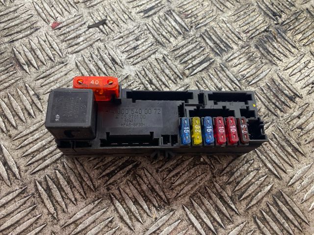 bontott MERCEDES-BENZ E-CLASS Biztosítéktábla Doboz