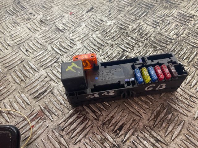 bontott MERCEDES-BENZ E-CLASS Biztosítéktábla Doboz