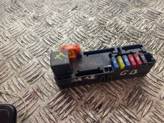 bontott MERCEDES-BENZ E-CLASS Biztosítéktábla Doboz