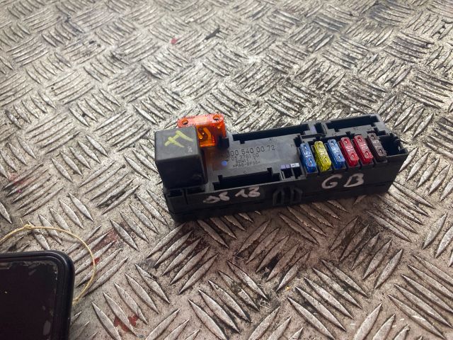 bontott MERCEDES-BENZ E-CLASS Biztosítéktábla Doboz