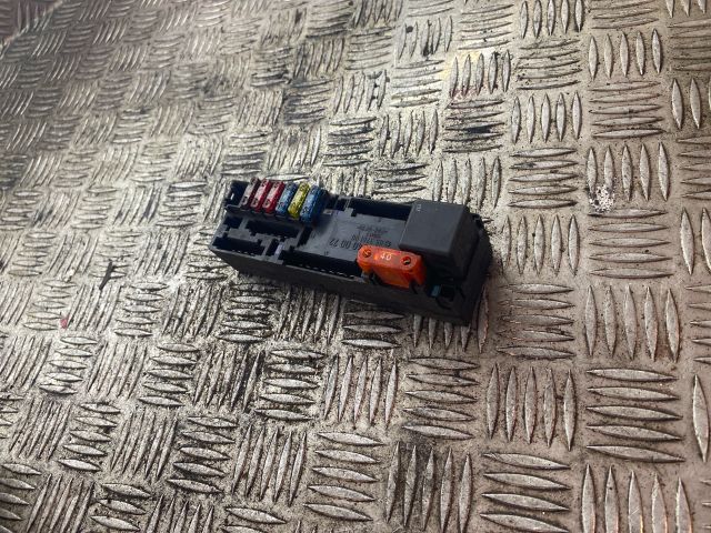 bontott MERCEDES-BENZ E-CLASS Biztosítéktábla Doboz