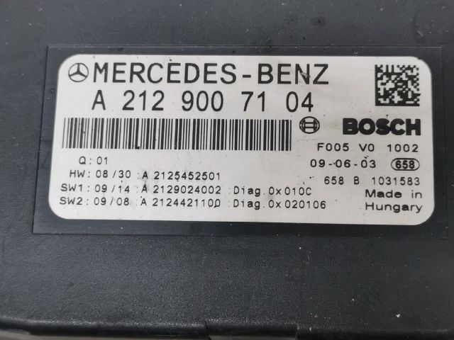 bontott MERCEDES-BENZ E-CLASS Biztosítéktábla Motortér