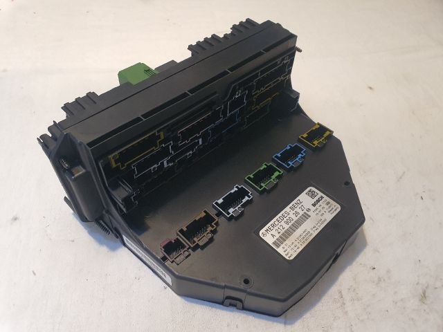 bontott MERCEDES-BENZ E-CLASS Biztosítéktábla Utastér