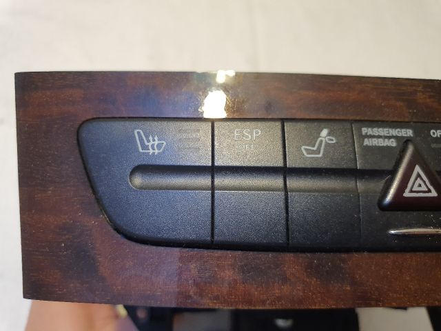 bontott MERCEDES-BENZ E-CLASS CD / DVD Tár