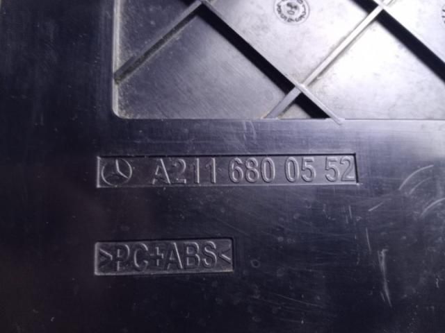 bontott MERCEDES-BENZ E-CLASS CD / DVD Tár