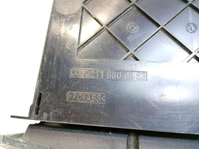 bontott MERCEDES-BENZ E-CLASS CD / DVD Tár