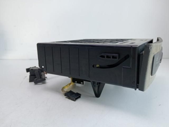 bontott MERCEDES-BENZ E-CLASS CD / DVD Tár