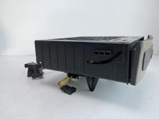 bontott MERCEDES-BENZ E-CLASS CD / DVD Tár