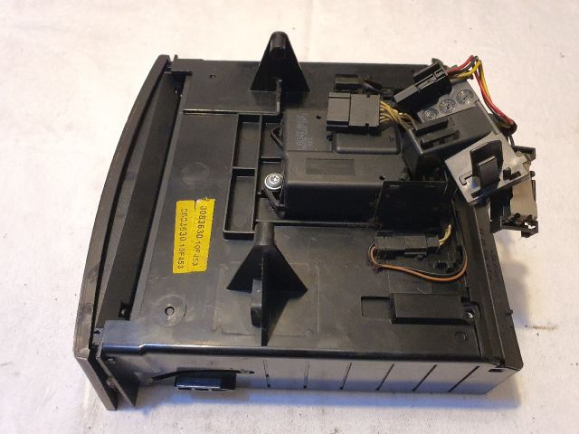 bontott MERCEDES-BENZ E-CLASS CD / DVD Tár