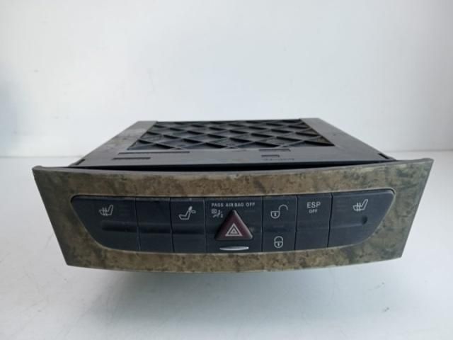 bontott MERCEDES-BENZ E-CLASS CD / DVD Tár