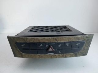 bontott MERCEDES-BENZ E-CLASS CD / DVD Tár