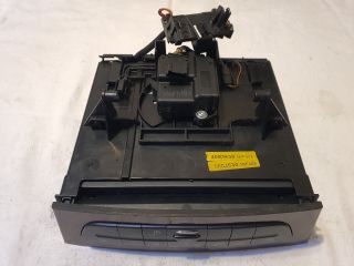 bontott MERCEDES-BENZ E-CLASS CD / DVD Tár