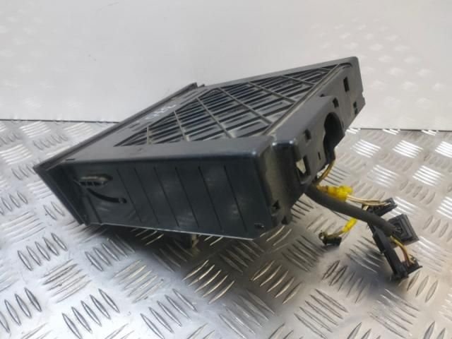 bontott MERCEDES-BENZ E-CLASS CD / DVD Tár