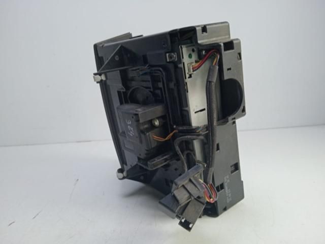 bontott MERCEDES-BENZ E-CLASS CD / DVD Tár