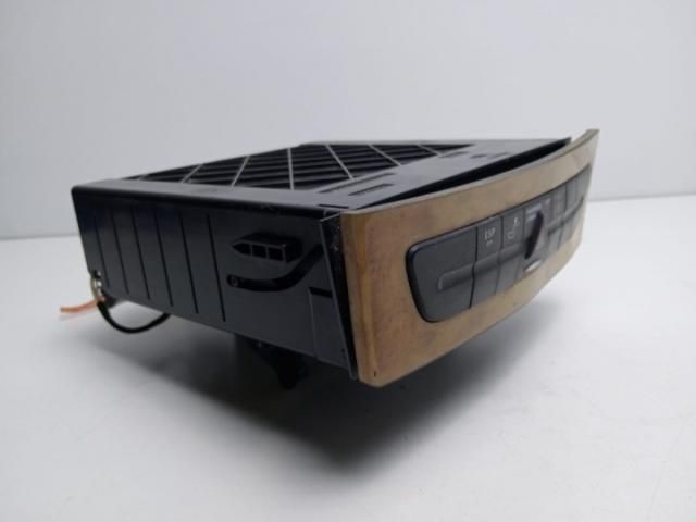 bontott MERCEDES-BENZ E-CLASS CD / DVD Tár