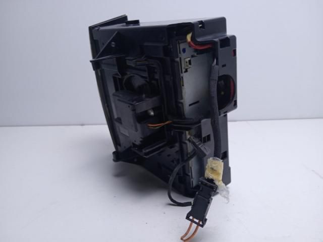 bontott MERCEDES-BENZ E-CLASS CD / DVD Tár