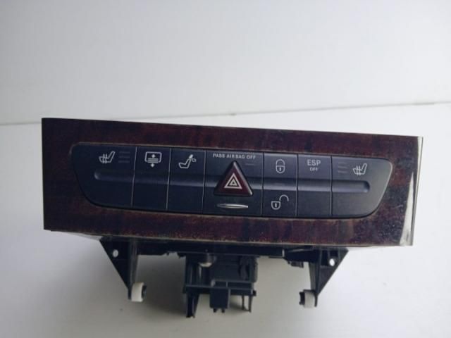 bontott MERCEDES-BENZ E-CLASS CD / DVD Tár