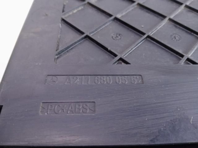 bontott MERCEDES-BENZ E-CLASS CD / DVD Tár