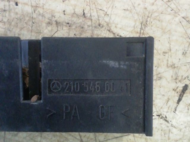 bontott MERCEDES-BENZ E-CLASS Csatlakozó