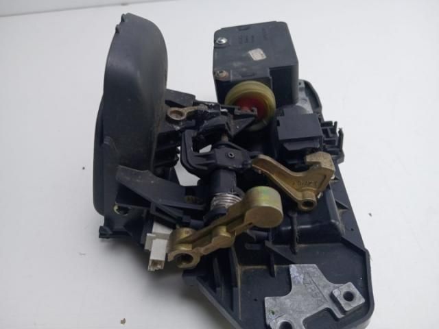 bontott MERCEDES-BENZ E-CLASS Csomagtér Nyitó Kar / Gomb