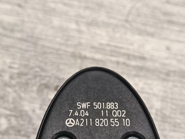 bontott MERCEDES-BENZ E-CLASS Csomagtér Nyitó Kar / Gomb