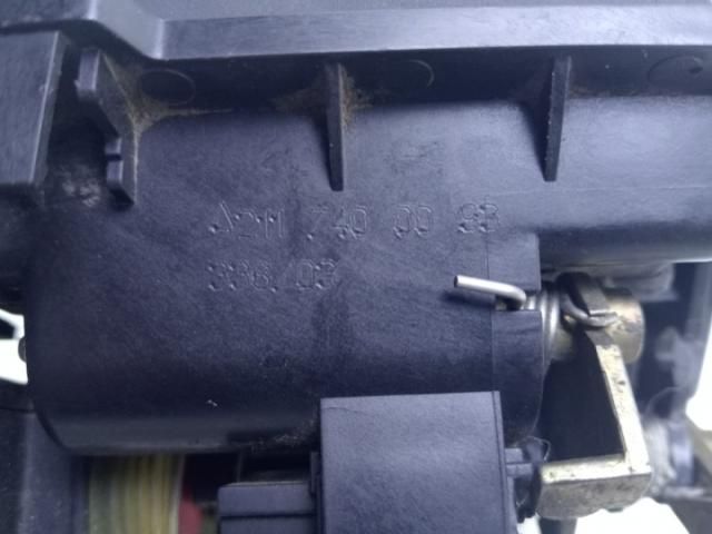 bontott MERCEDES-BENZ E-CLASS Csomagtér Nyitó Kar / Gomb