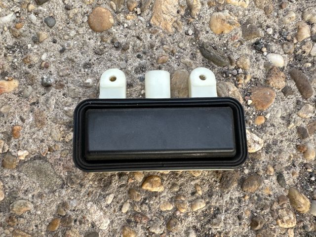 bontott MERCEDES-BENZ E-CLASS Csomagtér Nyitó Kar / Gomb