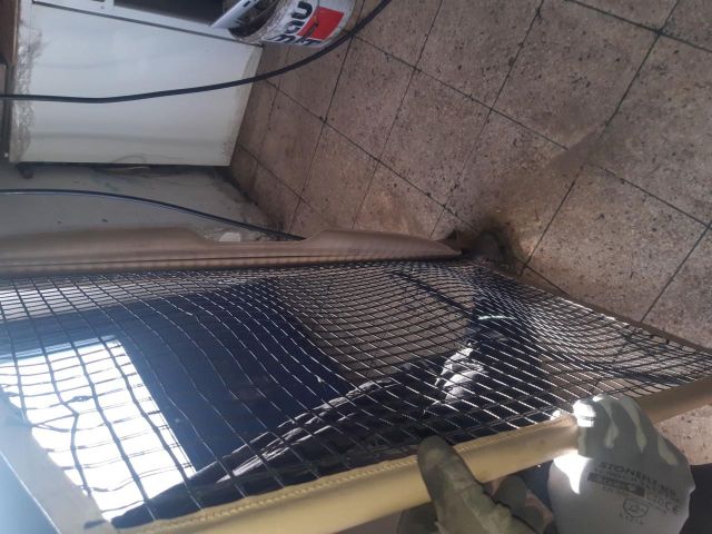 bontott MERCEDES-BENZ E-CLASS Csomagtér Roló