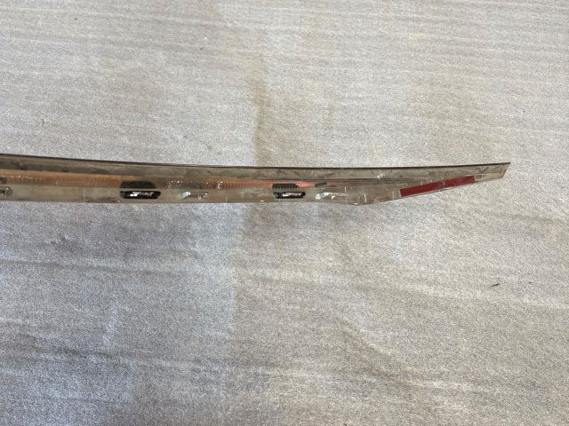 bontott MERCEDES-BENZ E-CLASS Csomagtérajtó Díszléc