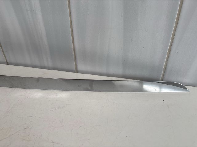 bontott MERCEDES-BENZ E-CLASS Csomagtérajtó Díszléc