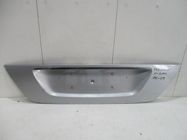 bontott MERCEDES-BENZ E-CLASS Csomagtérajtó Díszléc