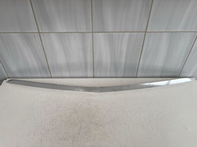 bontott MERCEDES-BENZ E-CLASS Csomagtérajtó Díszléc