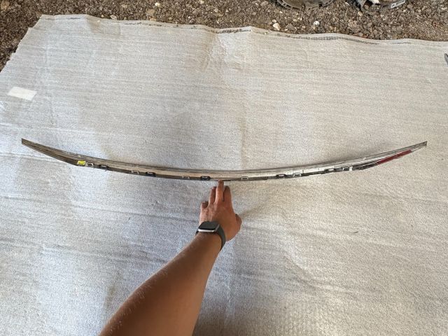 bontott MERCEDES-BENZ E-CLASS Csomagtérajtó Díszléc