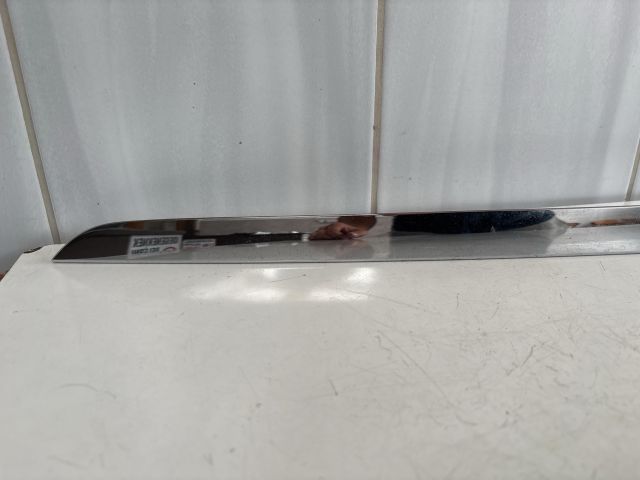 bontott MERCEDES-BENZ E-CLASS Csomagtérajtó Díszléc