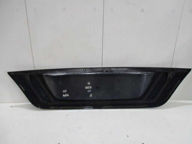 bontott MERCEDES-BENZ E-CLASS Csomagtérajtó Díszléc