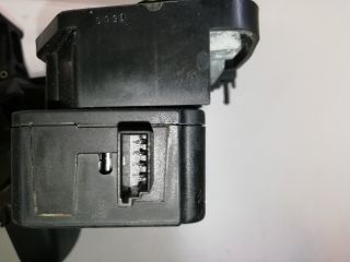 bontott MERCEDES-BENZ E-CLASS Csomagtérajtó Kilincs