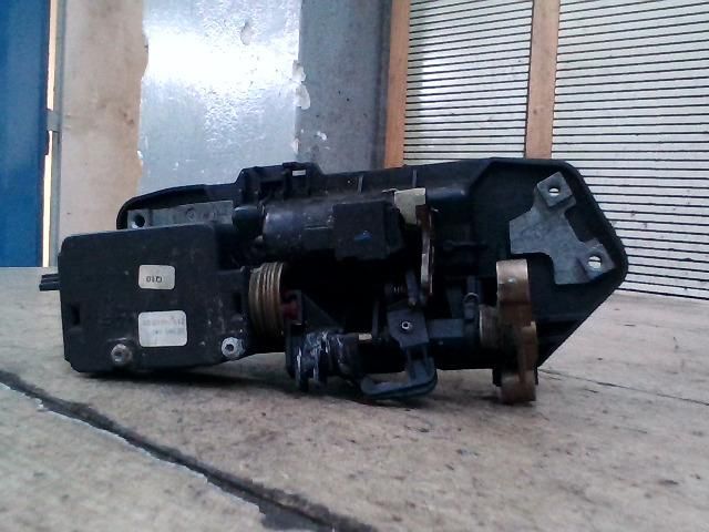 bontott MERCEDES-BENZ E-CLASS Csomagtérajtó Kilincs