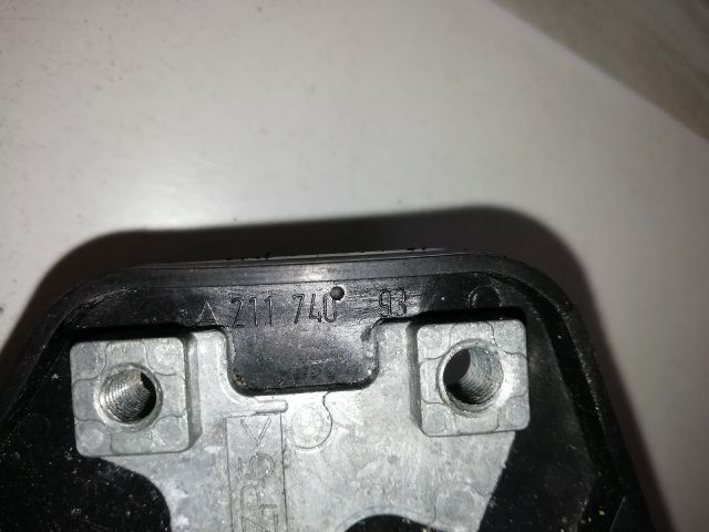 bontott MERCEDES-BENZ E-CLASS Csomagtérajtó Kilincs