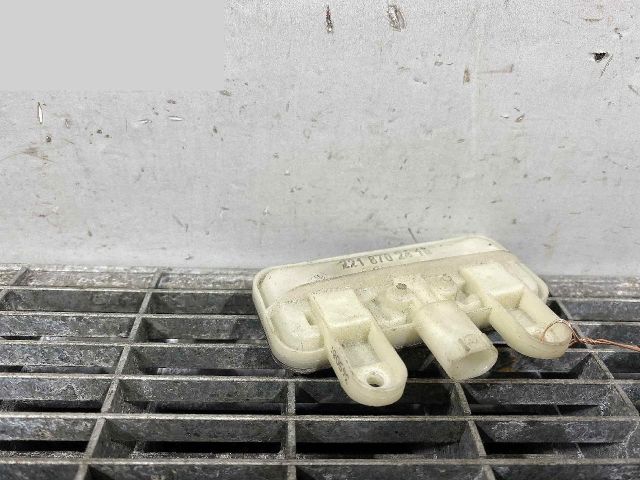 bontott MERCEDES-BENZ E-CLASS Csomagtérajtó Kilincs