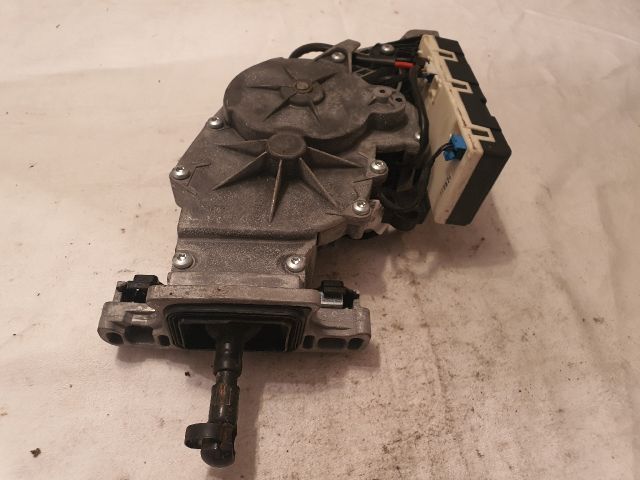 bontott MERCEDES-BENZ E-CLASS Csomagtérajtó Motor Elektronika